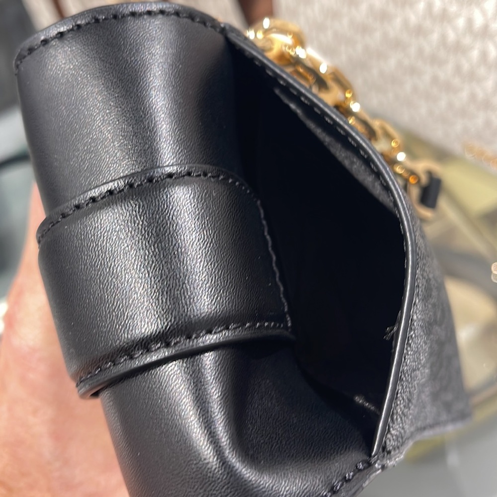 Michael Kors Carmen Small Logo Smartphone Crossbody Bag
Black Signature 
NWT - Picture 16 of 16